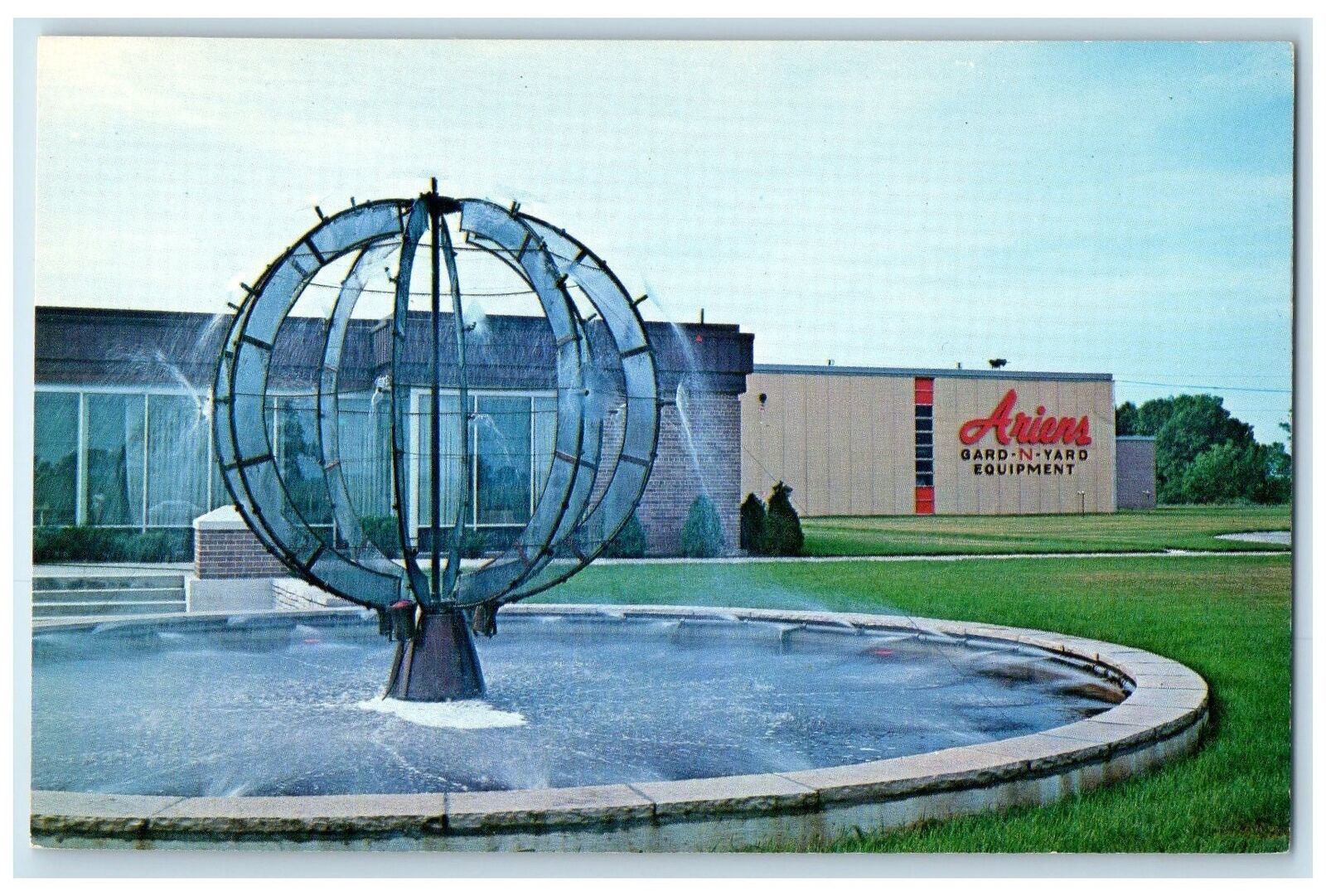 c1960\'s Arien\'s Ryan Street Plant Scene Brillion Wisconsin WI Unposted Postcard