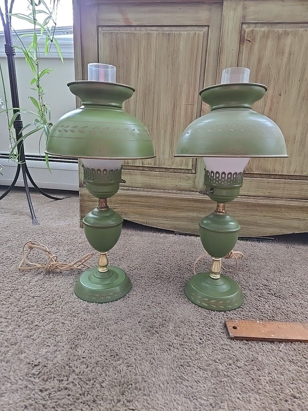 Vintage 1960s Avacado Green W/ Gold Accents Tole Hurricane Table Desk Lamps