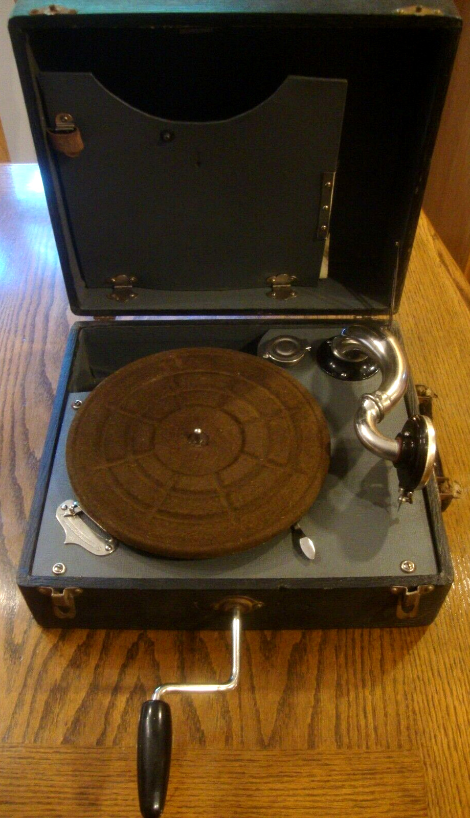 Montgomery Wards Hand Crank Record Player Phonograph Works fine -No record