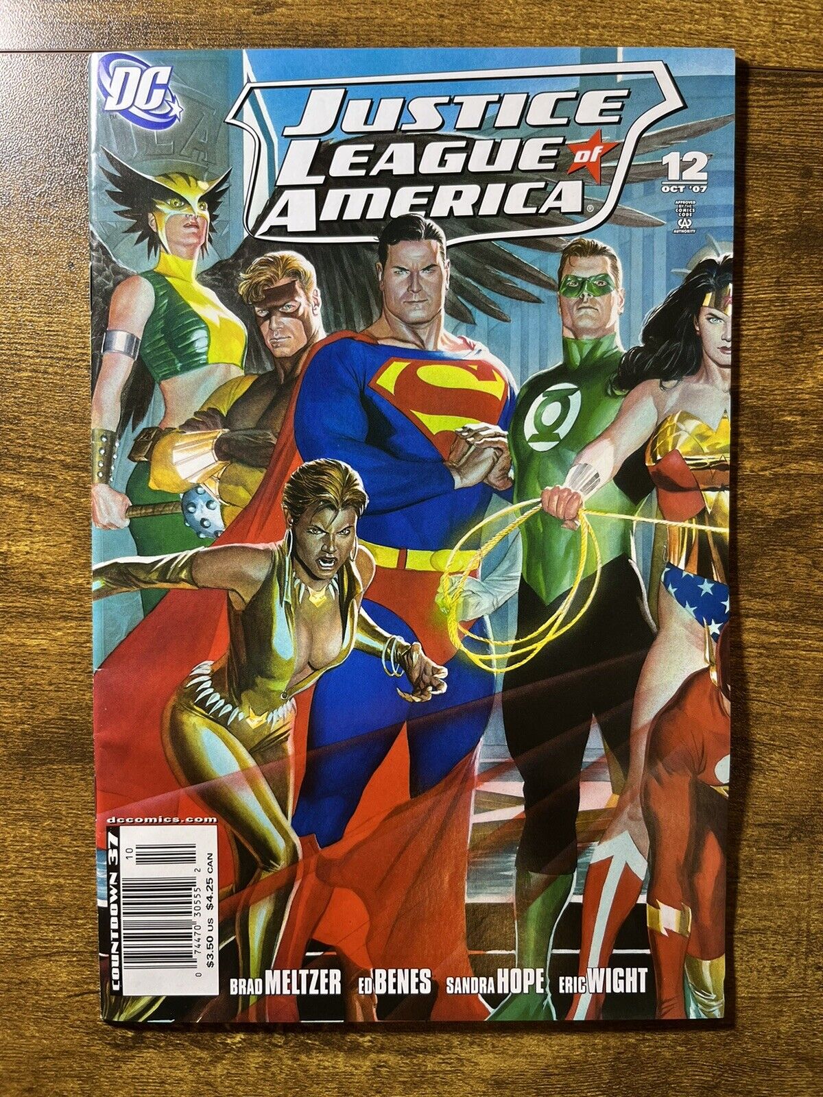 JUSTICE LEAGUE OF AMERICA 12 EXTREMELY RARE NEWSSTAND VARIANT DC COMICS 2007