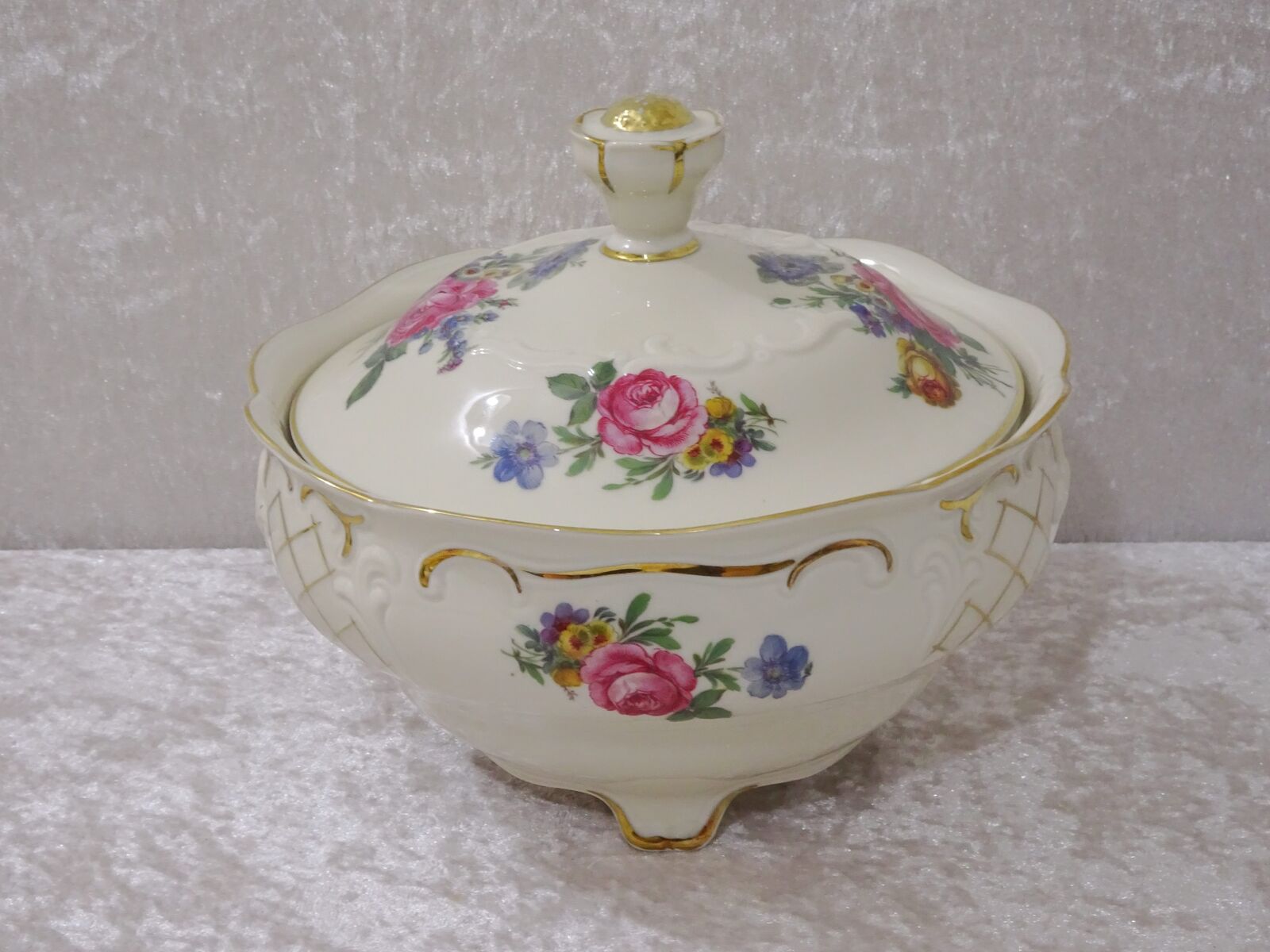 GDR Reichenbach Porcelain Design Can Of Flowers Vintage 18,5 CM