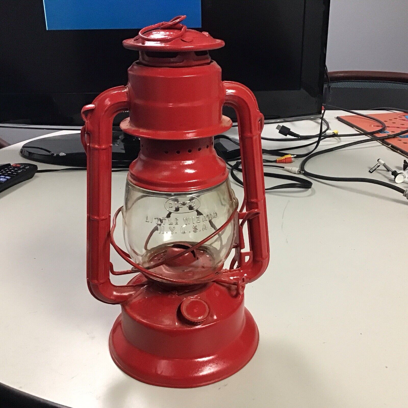 Red Dietz Little Wizard Clear Glass Globe Lantern N.Y. USA 1 Owner Sharp