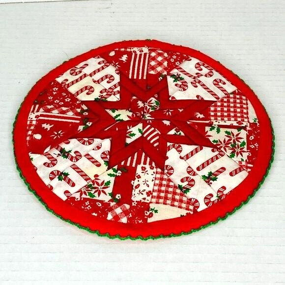 Vintage Handmade Christmas Round Cotton Pot Holder or table hot plate Trivet