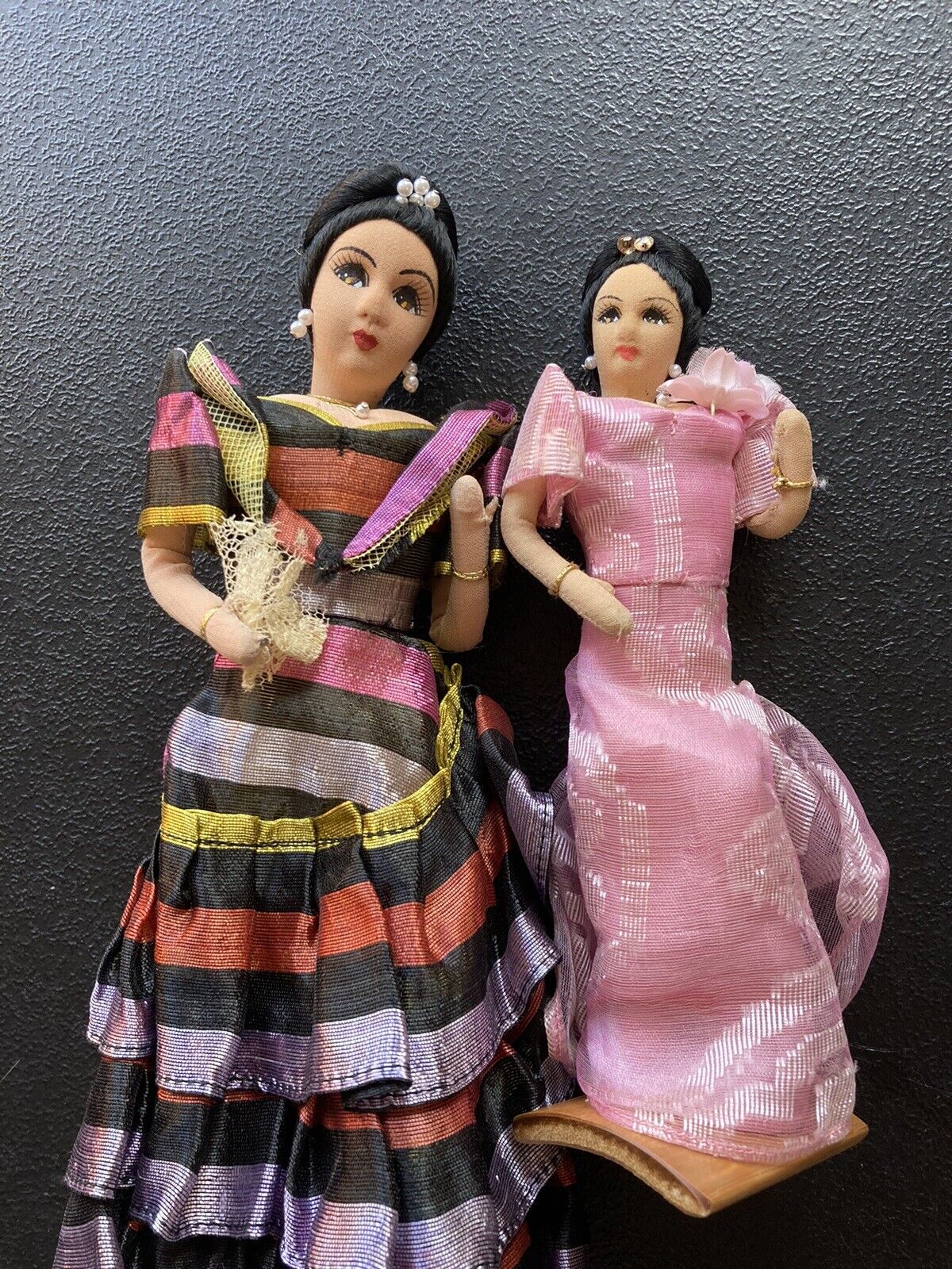 Vintage Lina Vizcarra Oandasan Dolls Lot Of Two On Wooden Pedestal Phillipines