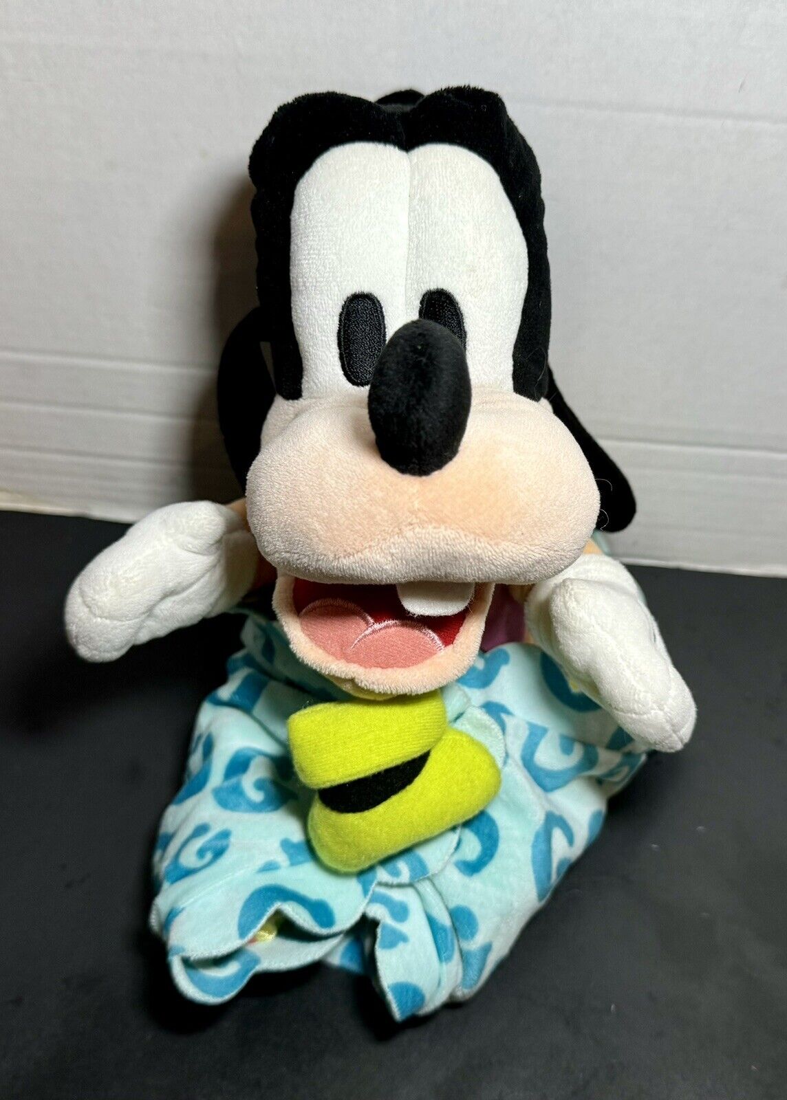 Disney’s Babies Goofy w/Blanket Plush 9” Disneyland/Walt Disney World Exclusive