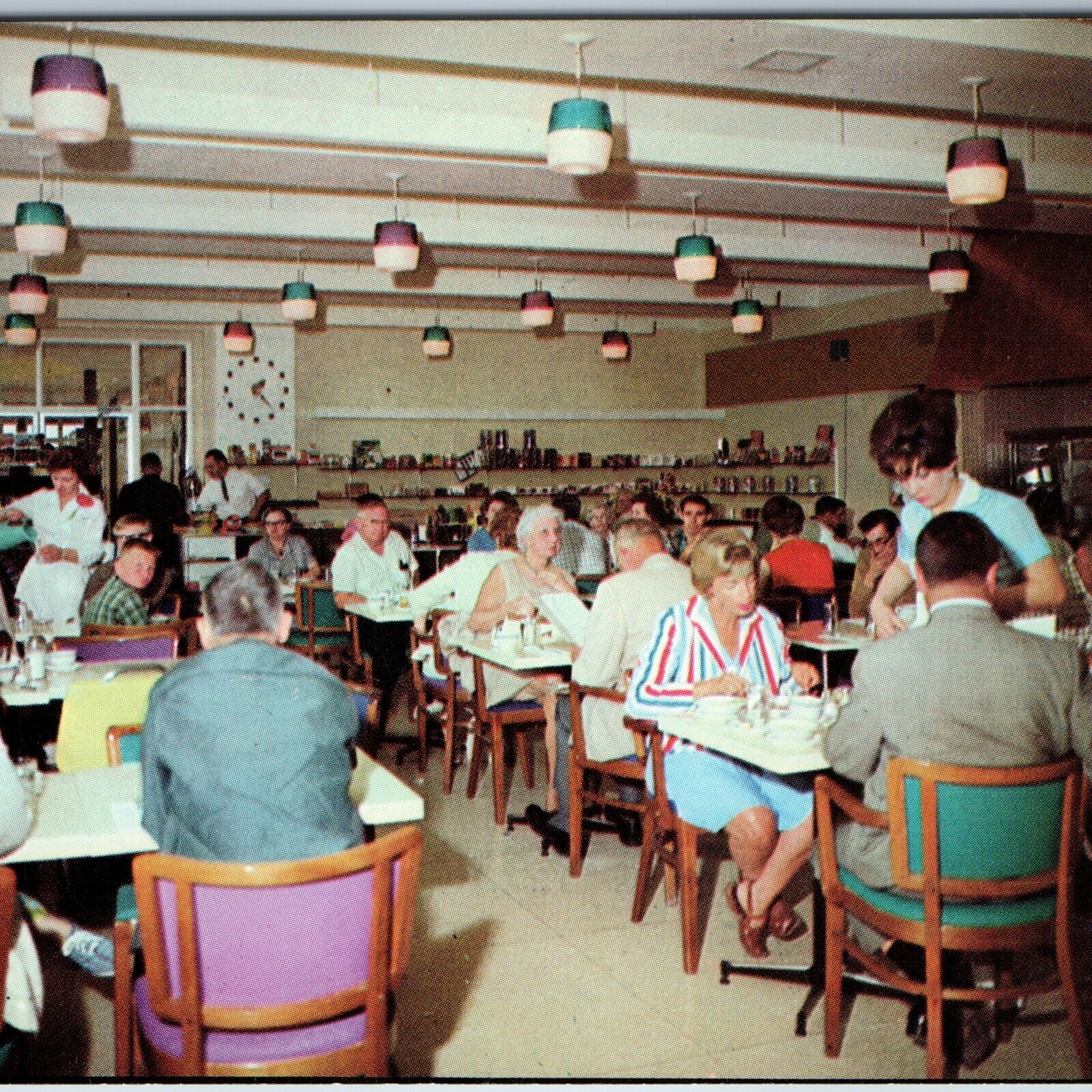 c1950s Newcastle / Bowmanville / Ingersoll, Canada Esso Voyageur Restaurant A201