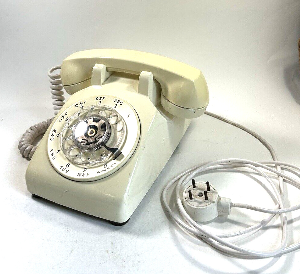 Vintage Western Electric Bell System Rotary Dial Telephone L/M 500 Pale Yellow