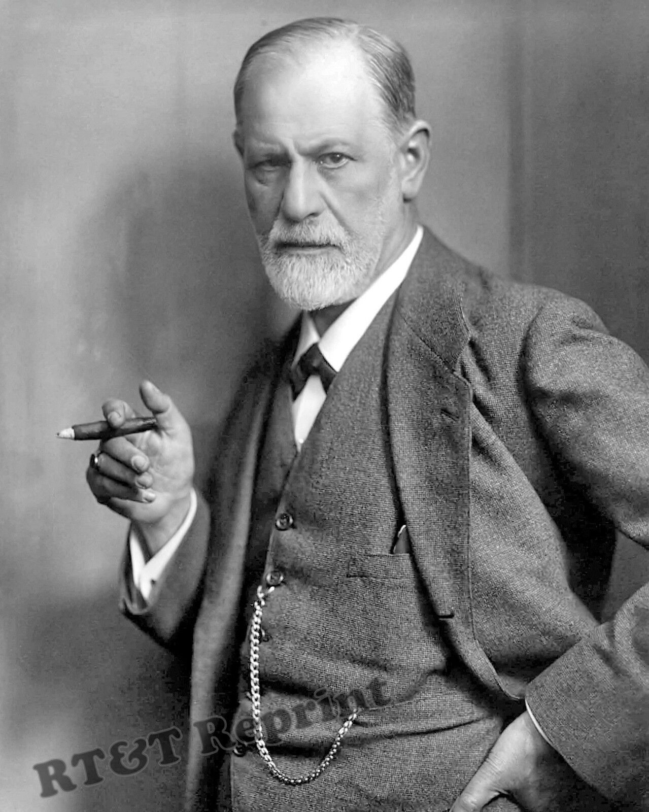 1921 circa Portrait of Sigmund Freud  8x10 Photo