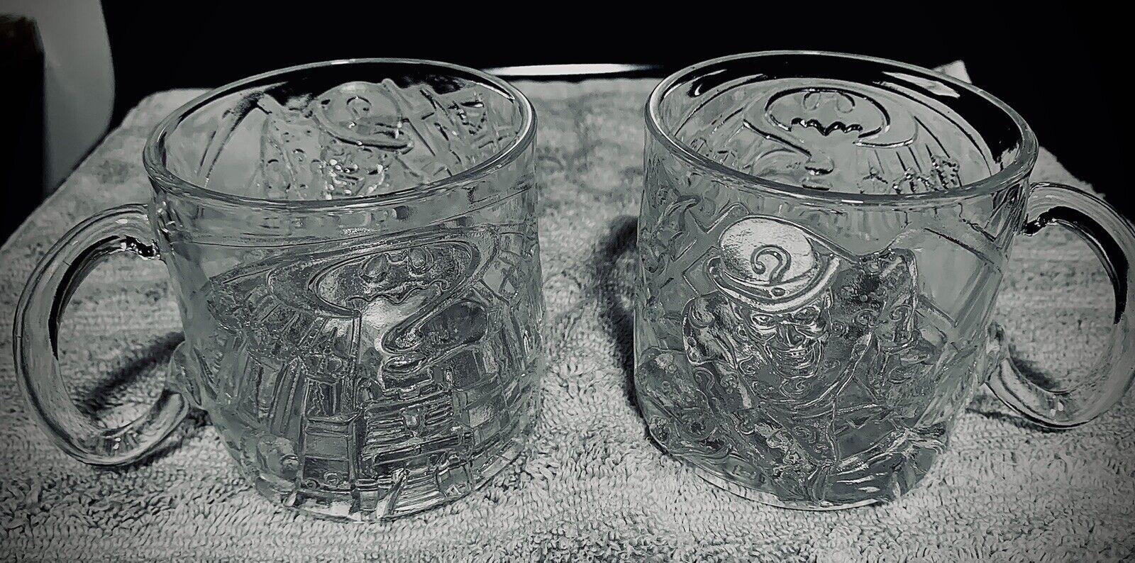 Set of 2 Batman Forever Riddler 1995 McDonalds Embossed Glass Mugs DC Comics 
