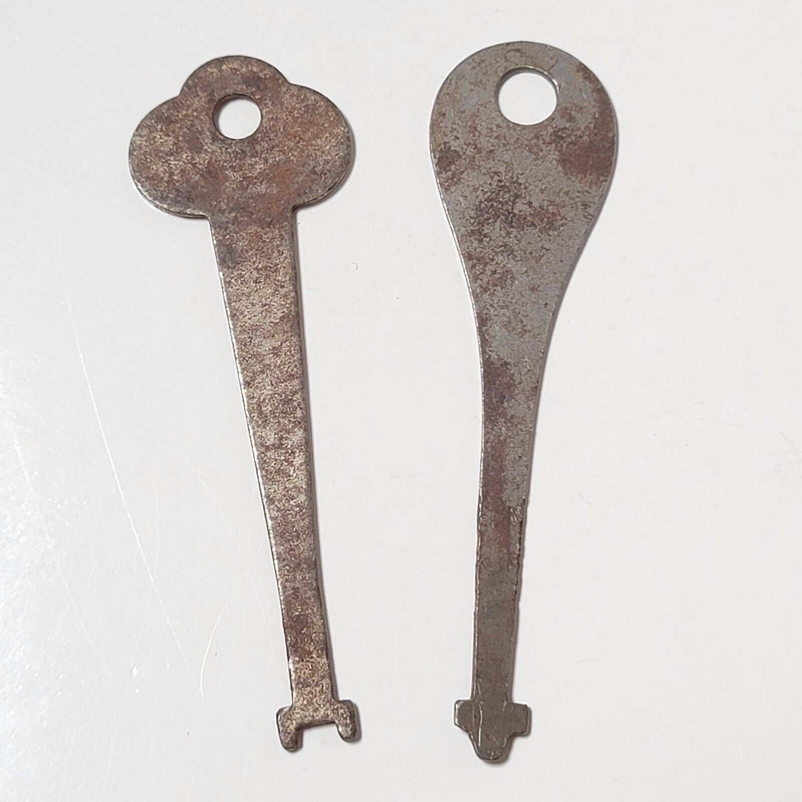 2 Vintage Common Flat Skeleton Keys Approx 2 7/8\