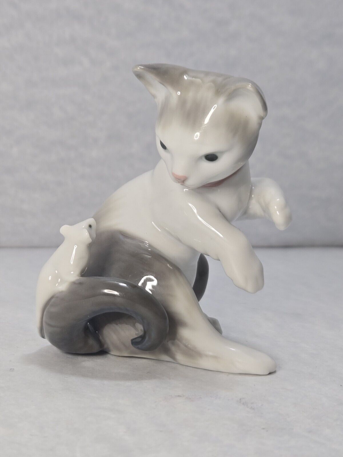 Lladro Cat and Mouse Porcelain Figurine 5236 Made in Spain 3