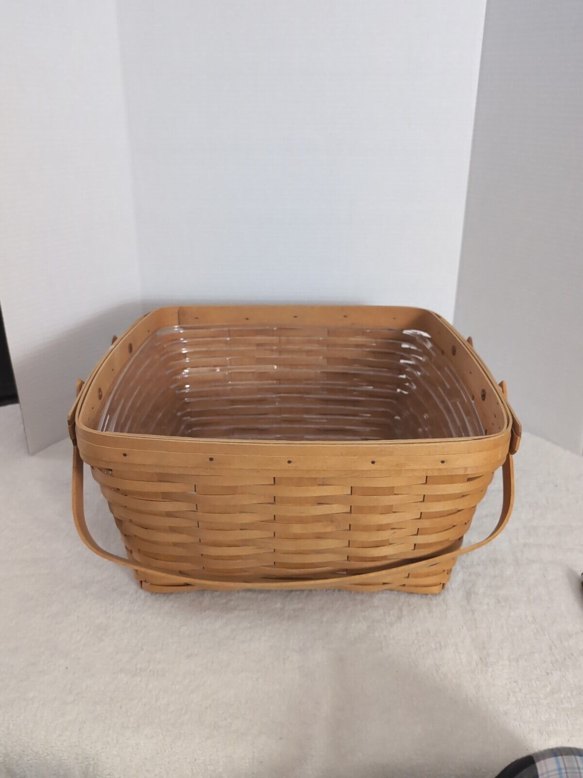 Longaberger 2000 15 x 15 x 7.5  Homecoming Hostess Basket & hard plastic inserts