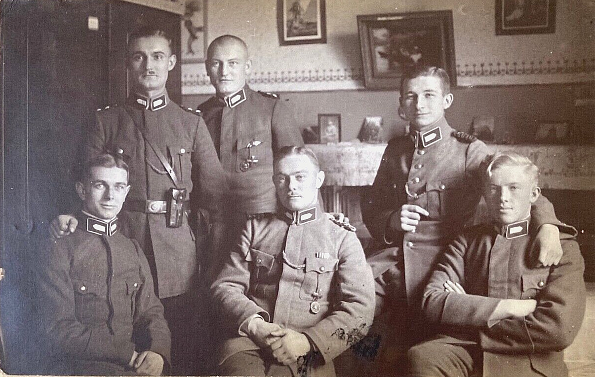 POST-WW1 GERMAN GARDE KAVALLERIE SCHUTZEN DIVISION 1920 ID'd PHOTO POSTCARD RPPC