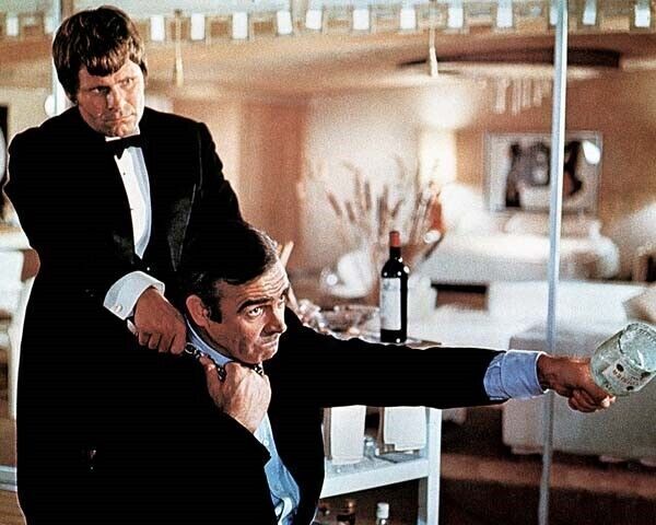 Diamonds Are Forever mr Wint attacks Sean Connery with chain 16x20 inch poster