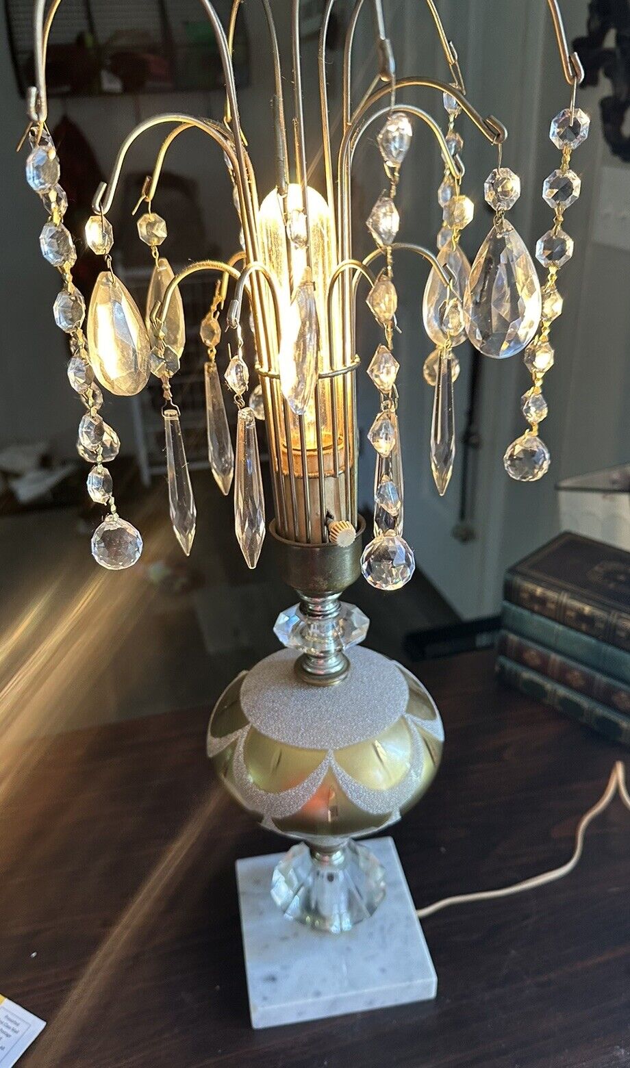 Vintage Leviton Acrylic Boudoir Lamp Marble Gold Hollywood Regency Waterfall