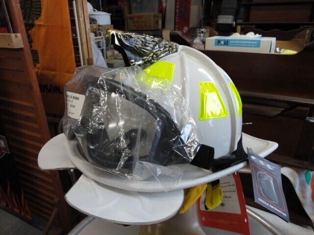 MSA CAIRNS Eagle Fire Helmet White w/Guard, Goggles Rare from JP NEW