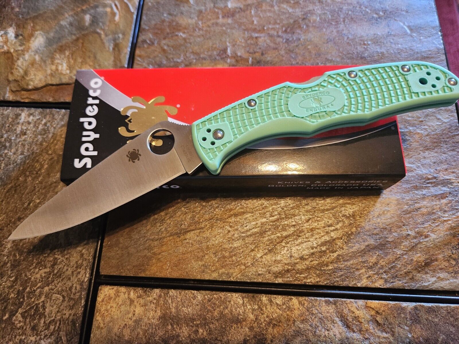 New Spyderco Endura 4 Knife Mint Green FRN Lightweight CpmM4 Plain Edge Steel