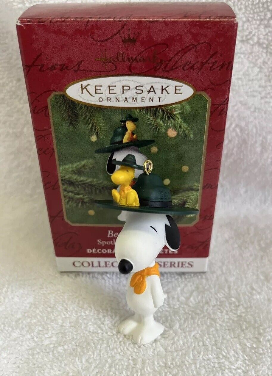 Hallmark Keepsake Ornament 2001 Peanuts SNOOPY & WOODSTOCK BEAGLE SCOUT