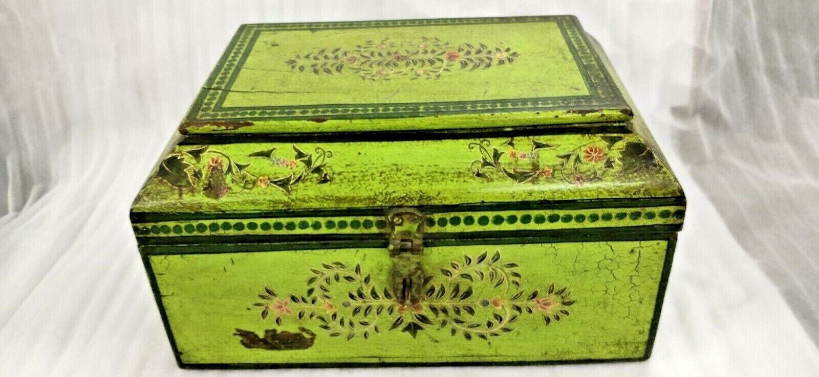 VINTAGE UNIQUE HANDMADE WOODEN HAND PAINTED BIG JEWELRY BOX