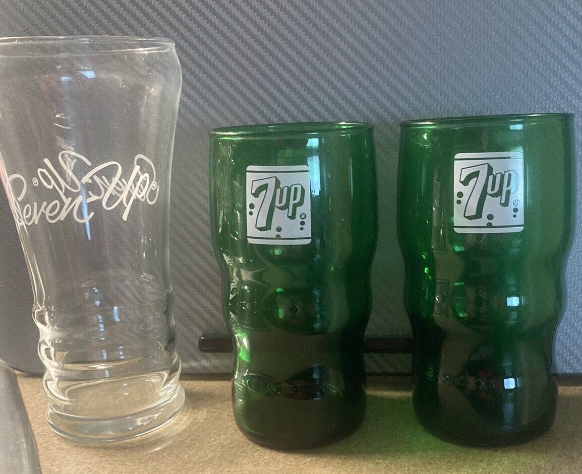Vintage 7 up drinking glasses 2 Green 5inch And 1 Clear 16oz 
