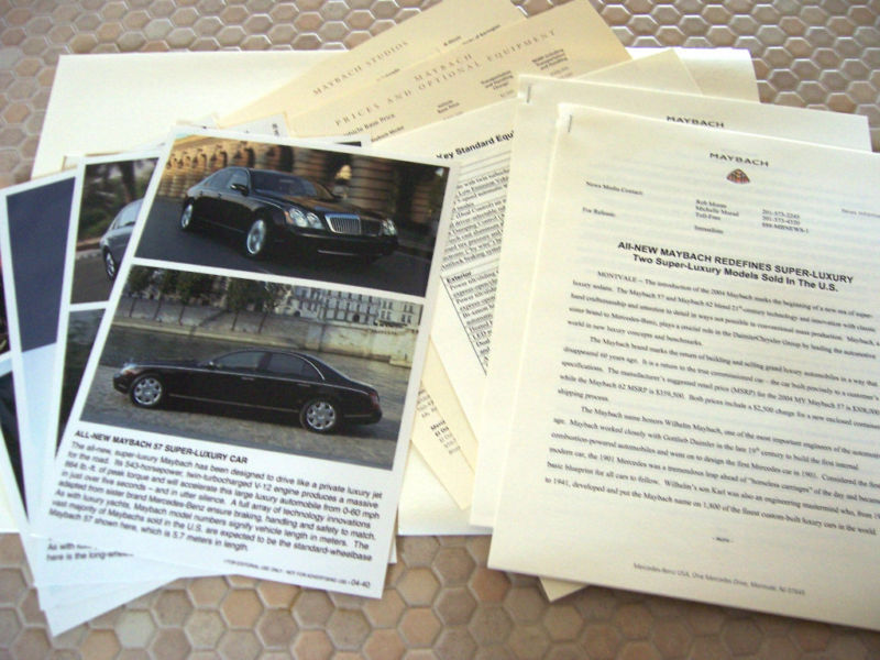 MAYBACH OFFICIAL 57 & 62 AUTOSHOW FULL PRESS RELEASE KIT BROCHURE 2004 USA Ed