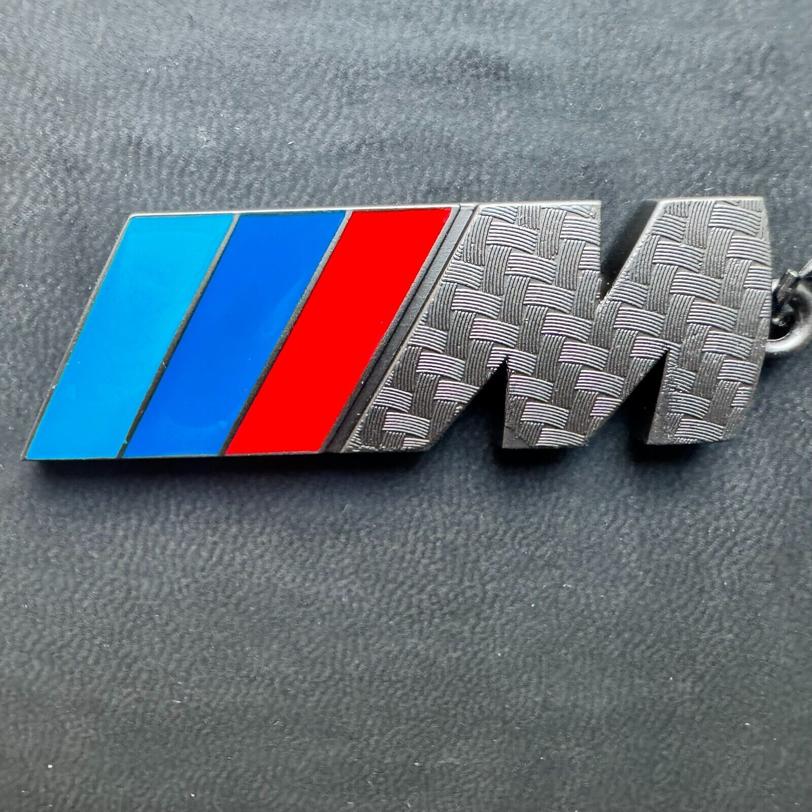 BMW M Series Keychain - Metal Keychain with Carbon Fibre Look BLACK/CHARCOAL