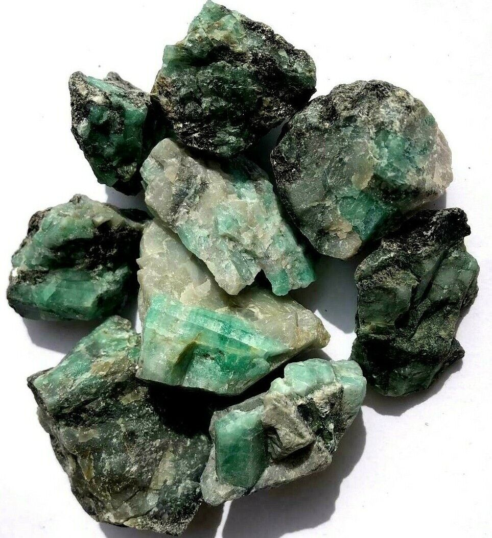 1/4 lb Rough Natural Emerald 500 carats unsearched mineral, lapidary Cabb