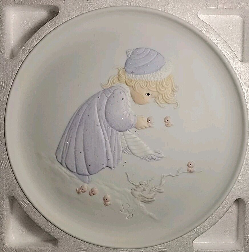 Vintage Precious Moments Collector Plate 1984 Winter’s Song 