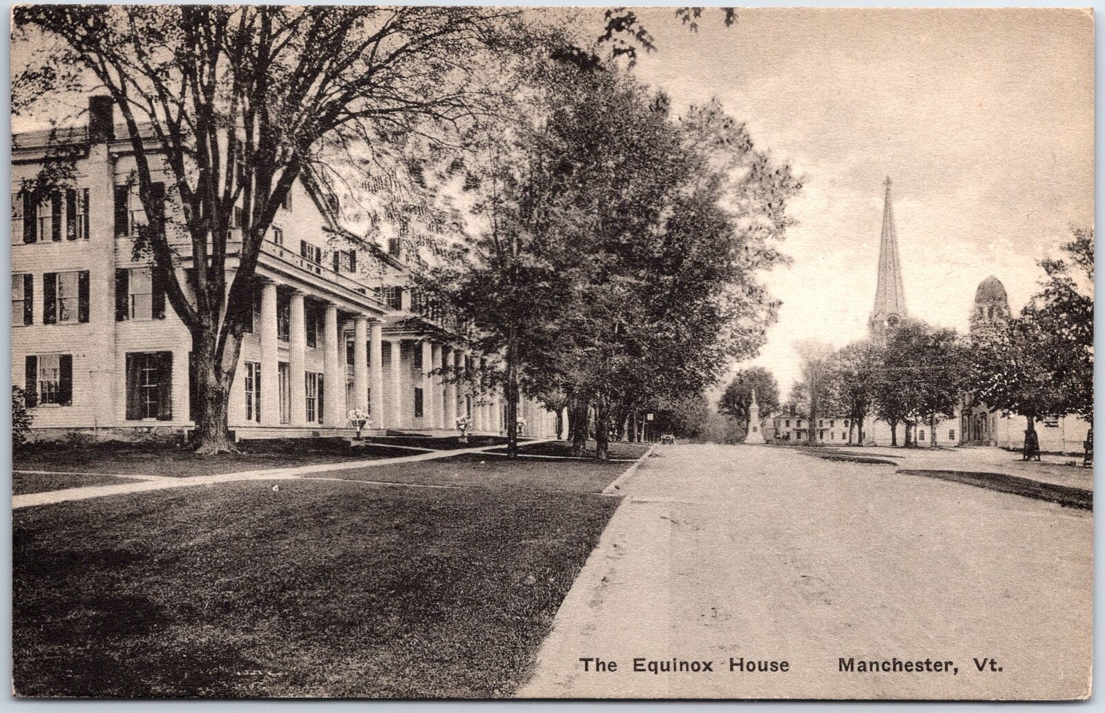 VINTAGE POSTCARD THE EQUINOX HOUSE LOCATED AT MANCHESTER VERMONT c. 1910s