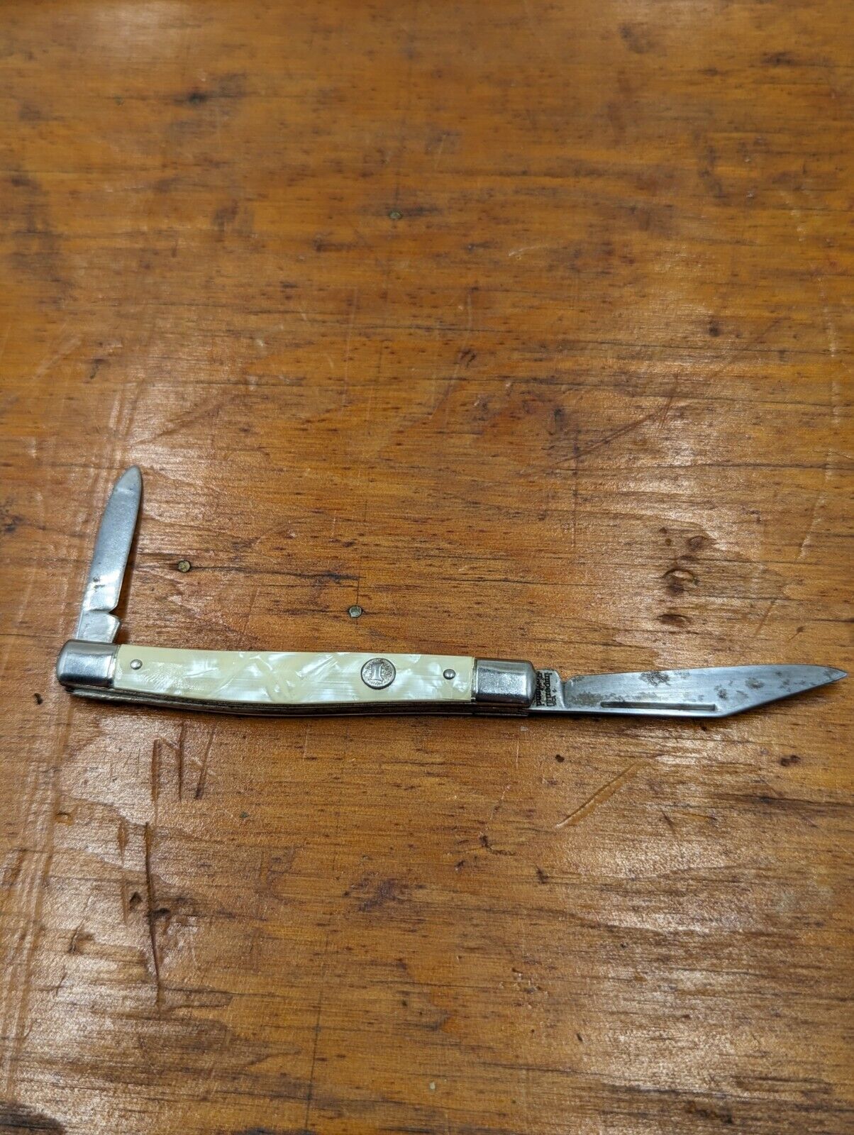 Vintage Imperial England Crown 2 Blade MOP Pearl  Handle Folding Pocket Knife 
