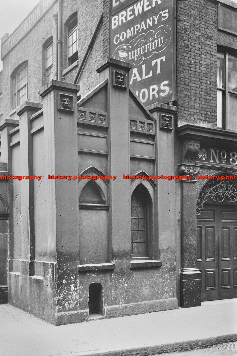 F002109 Old Watch House Upper Thames Street London April 1922