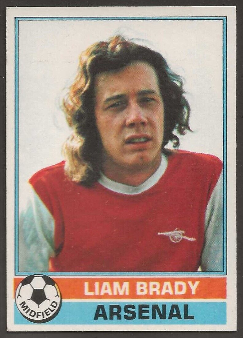 TOPPS-FOOTBALL (RED BACK 1977)-#015- ARSENAL - LIAM BRADY