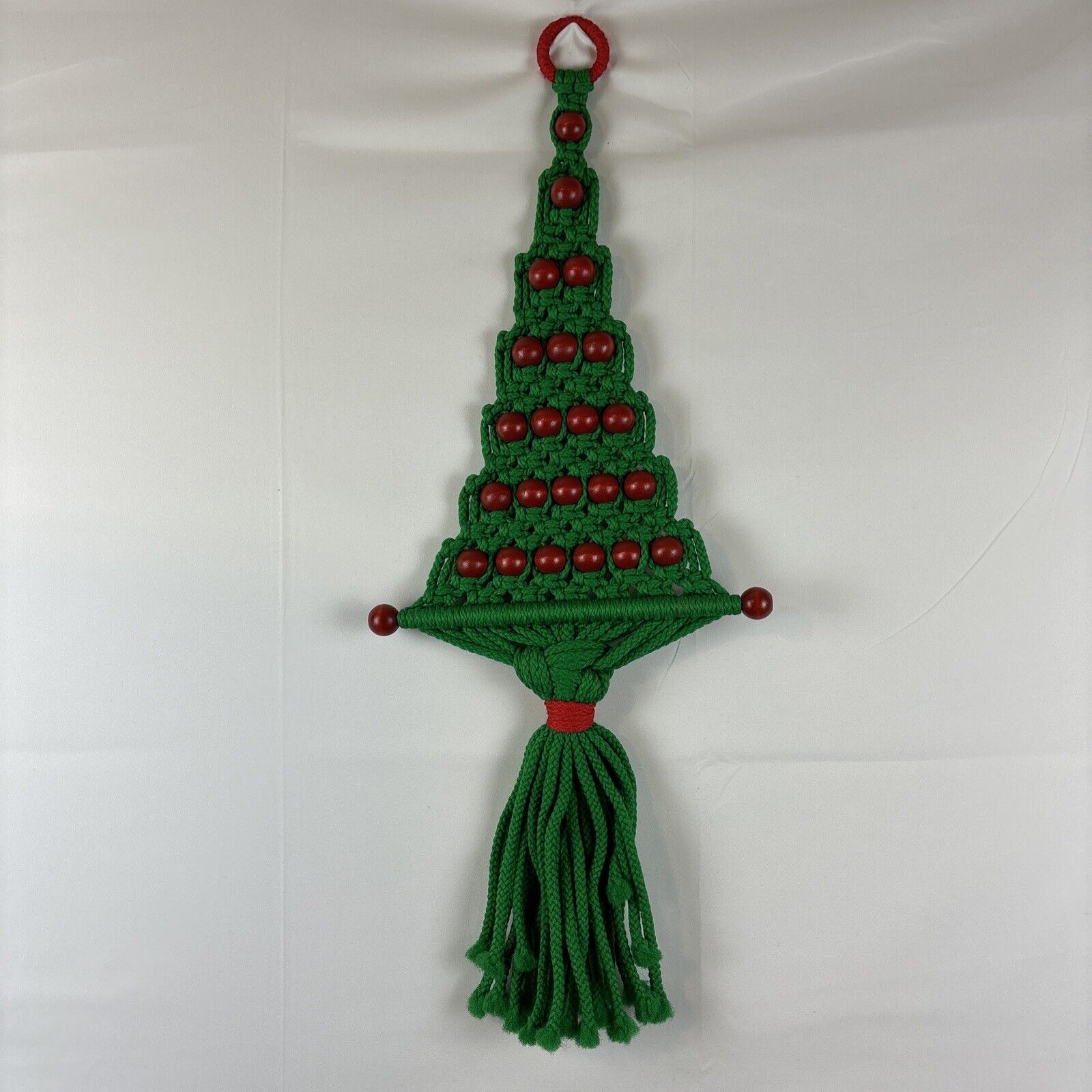 Vtg Macrame Christmas Tree Wall Hanging Green w/ Red Wood Beads MCM 28\