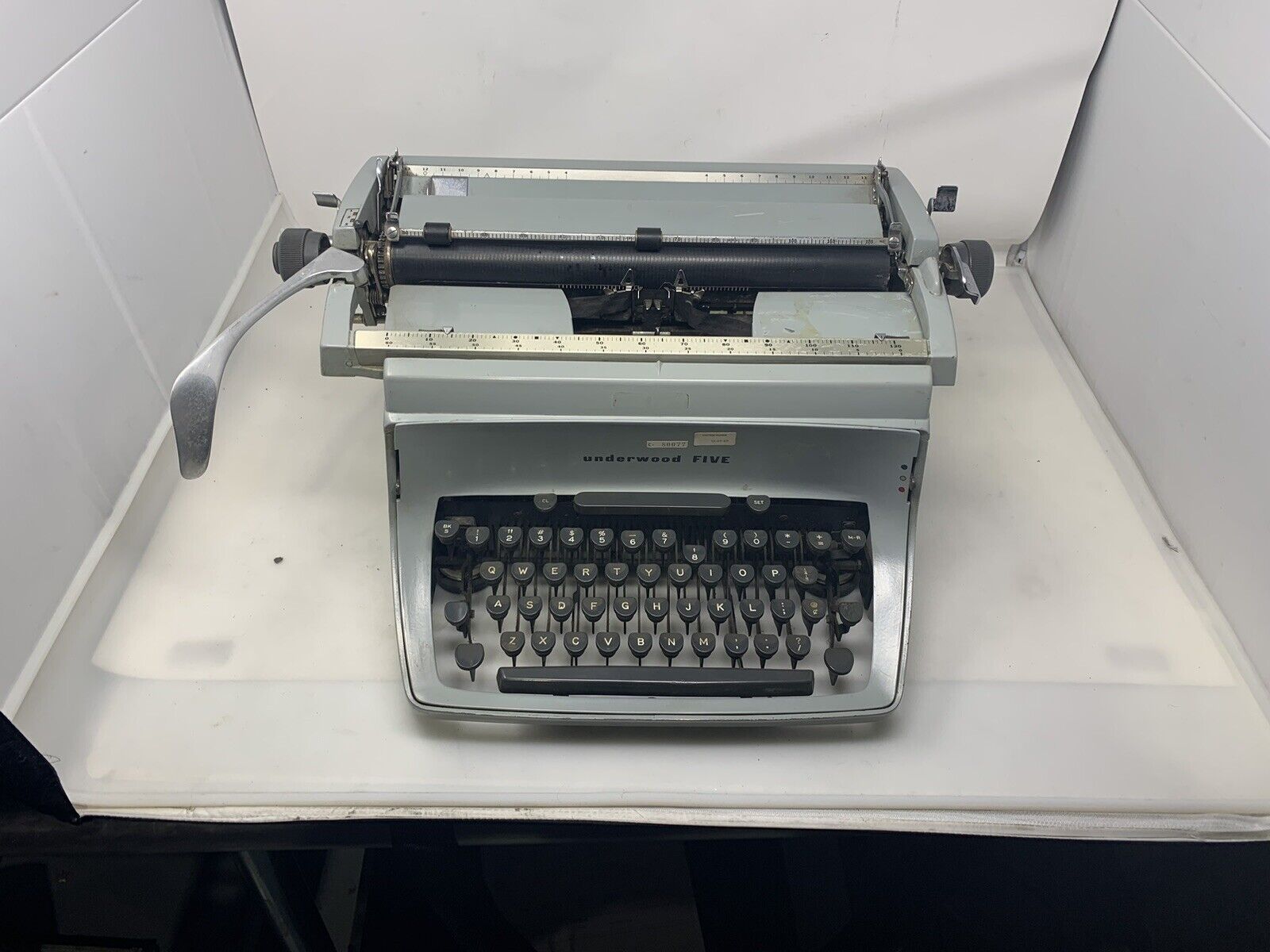 Underwood Five Manual Typewriter Touchmaster  1960\'s Vintage 32124F7