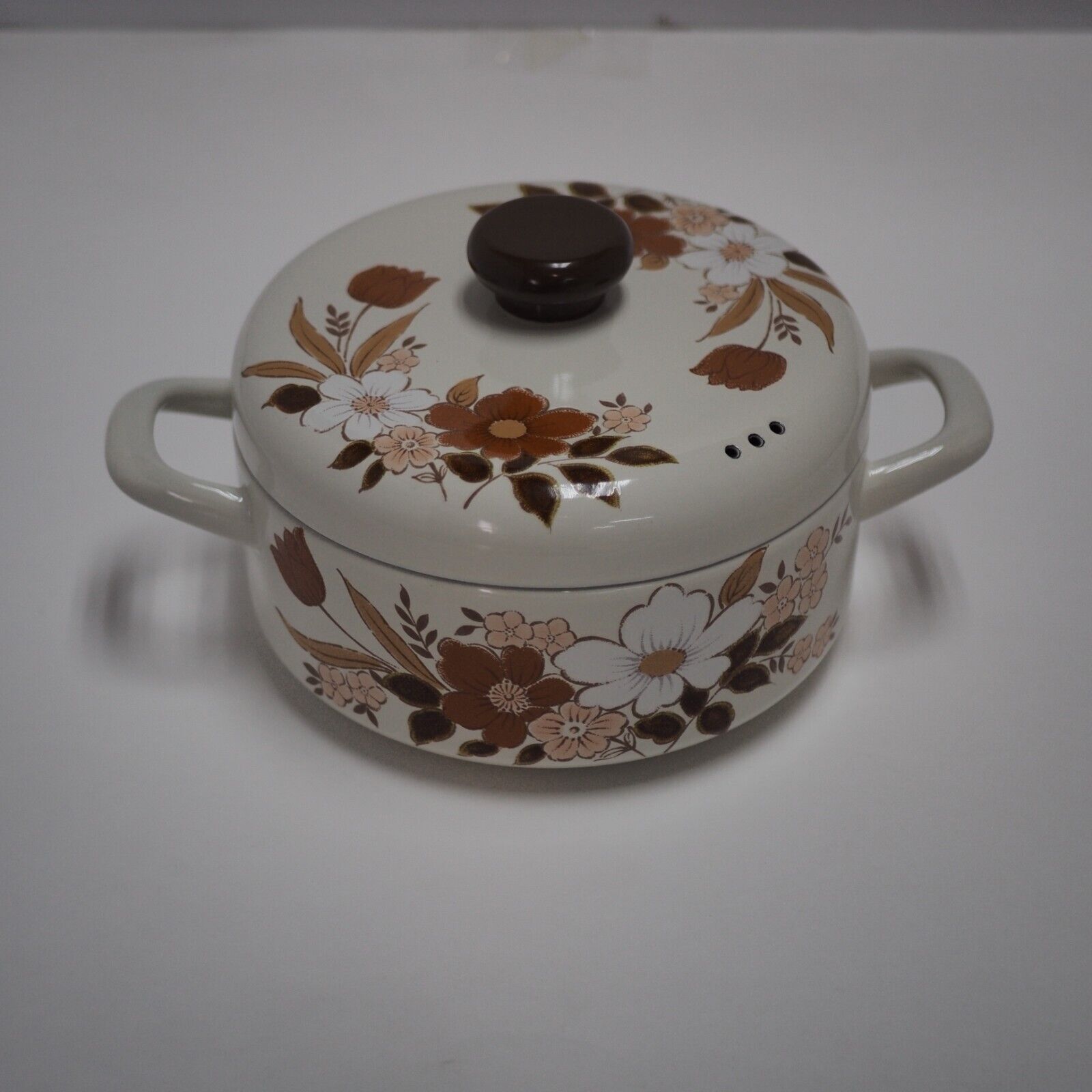 Vintage Kingsbury Cookware Collection Pot Dogwood Enameled Vented Lid