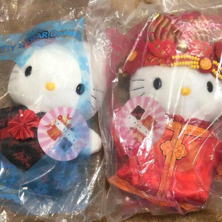 Hello Kitty&Dear Daniel japan McDonald's Wedding Plush sanrio Chinese in hand
