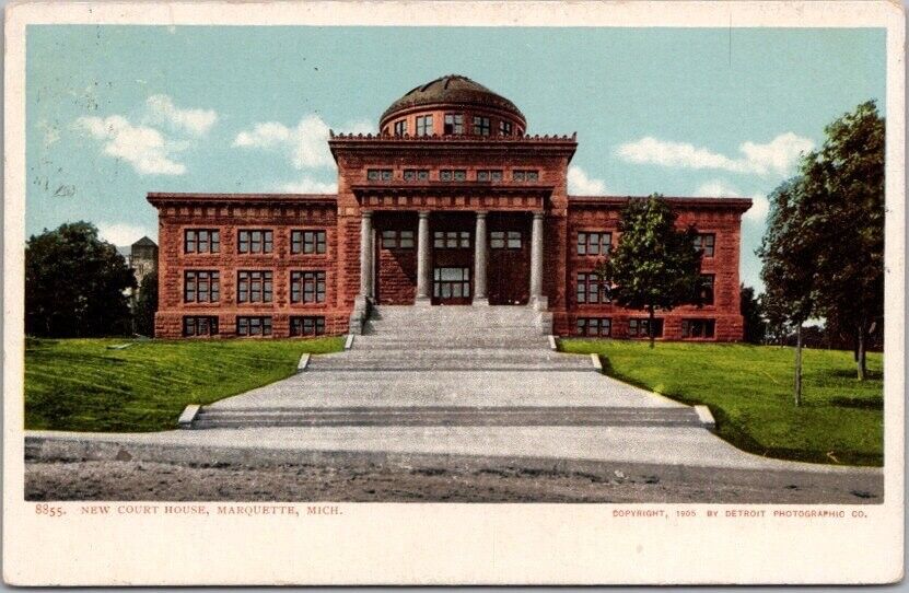1909 MARQUETTE, Michigan Postcard \