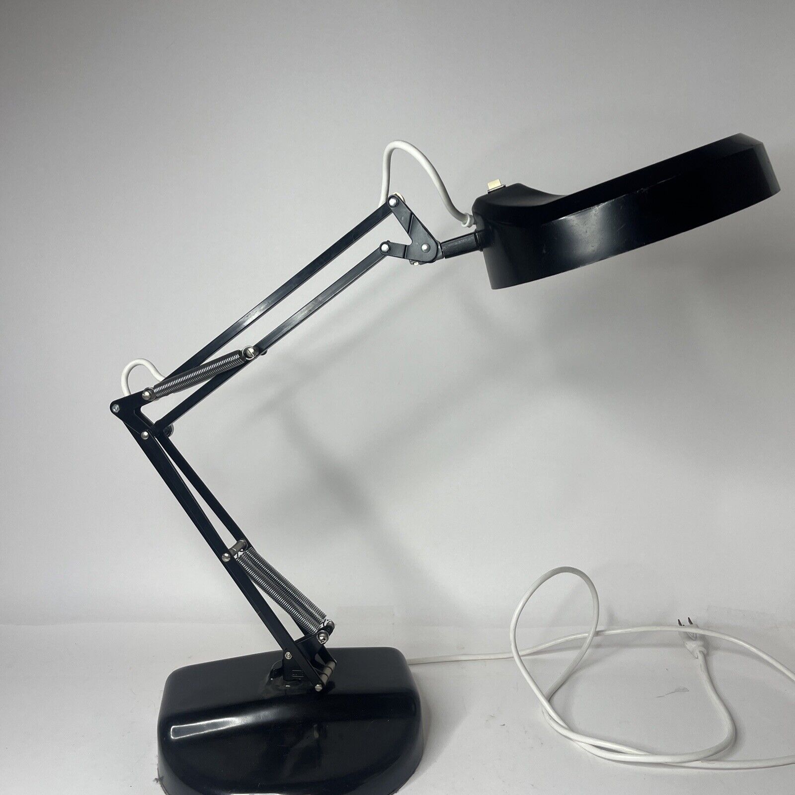Vintage Luxo Magnifier Lamp Grey Articulated Arm 118 Volt Drafting Table READ