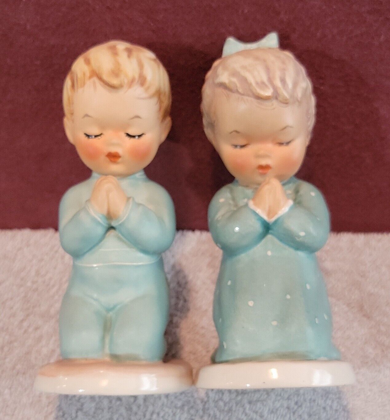 2 Vtg 1957 GOEBEL Figurines A CHILD\'S PRAYER - BLESS US ALL- BYJ 16 - BYJ 17