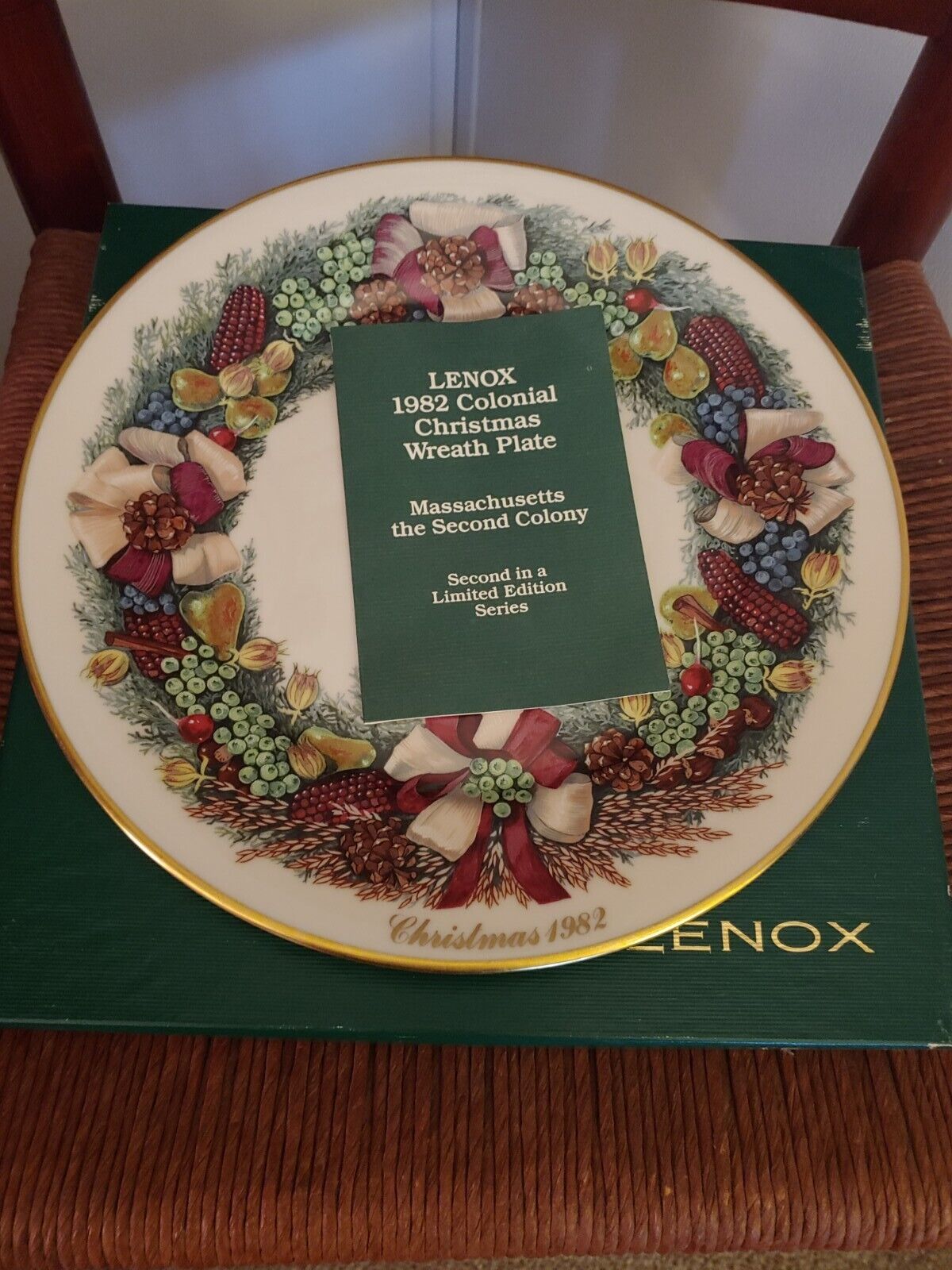 LENOX 1982 Massachusetts Colonial Christmas Wreath Plate In Box