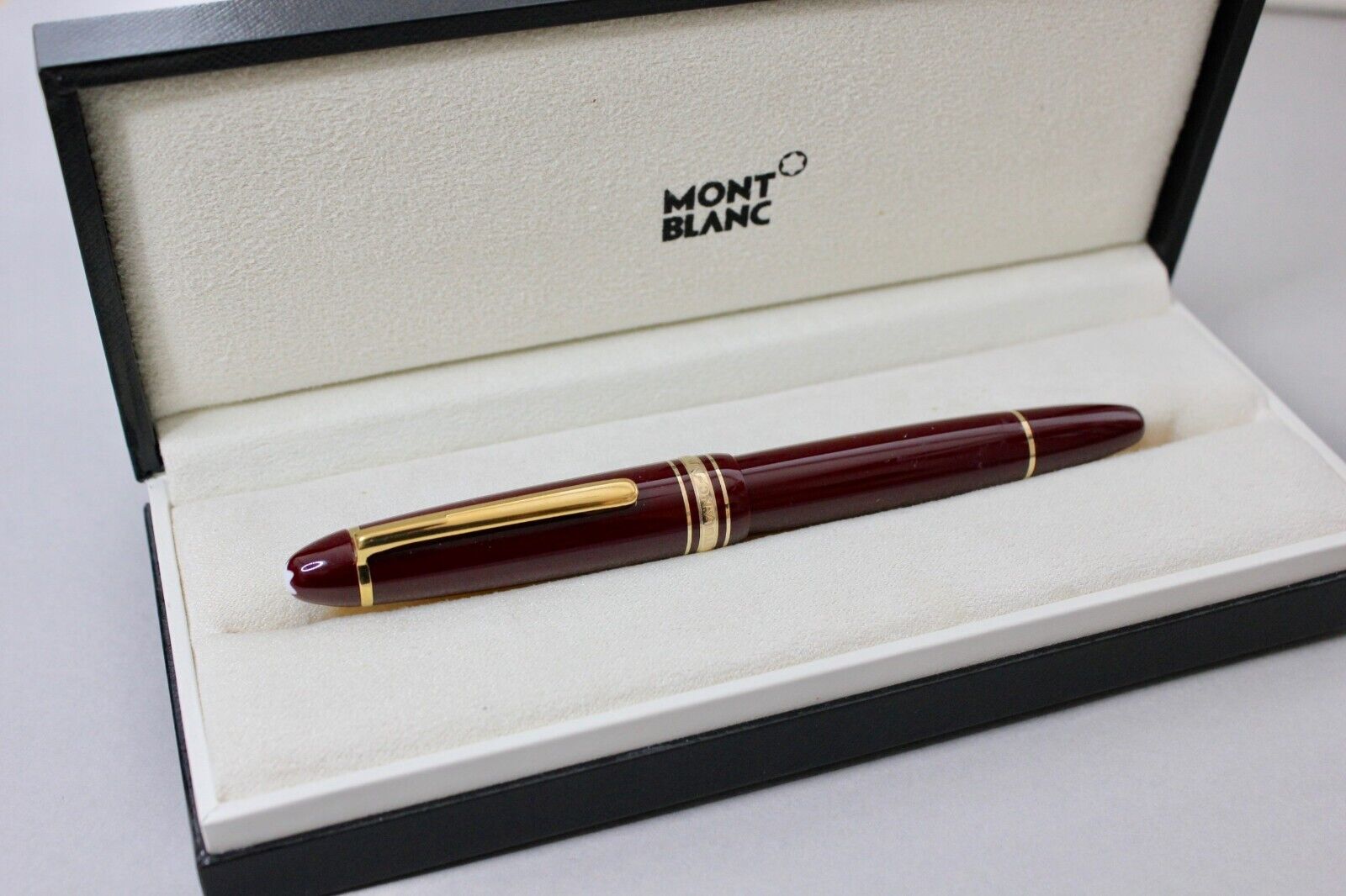 MONTBLANC Fountain Pen Meisterstuck 145  Bordeaux 14K M Nib New Rare pen NOS