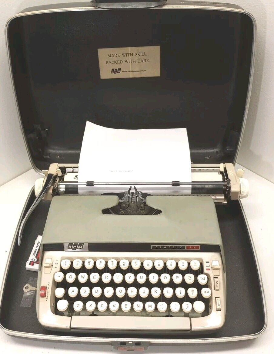 Vintage SCM Smith Corona Manual Portable Typewriter Classic 12 w/ Case And Key