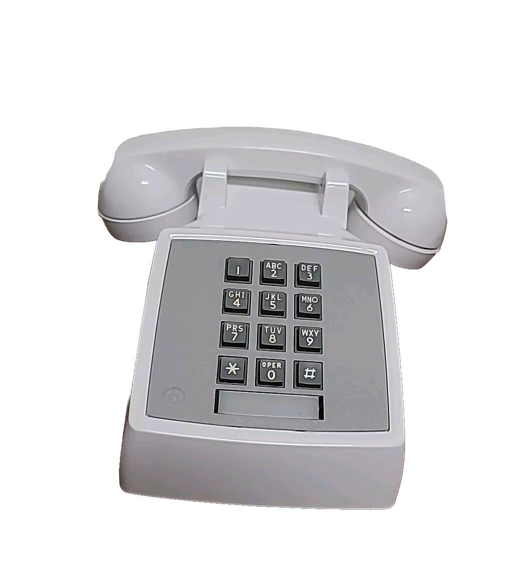 Vtg. White Bell System Western Electric Desk Telephone 2500DM Push Button Phone