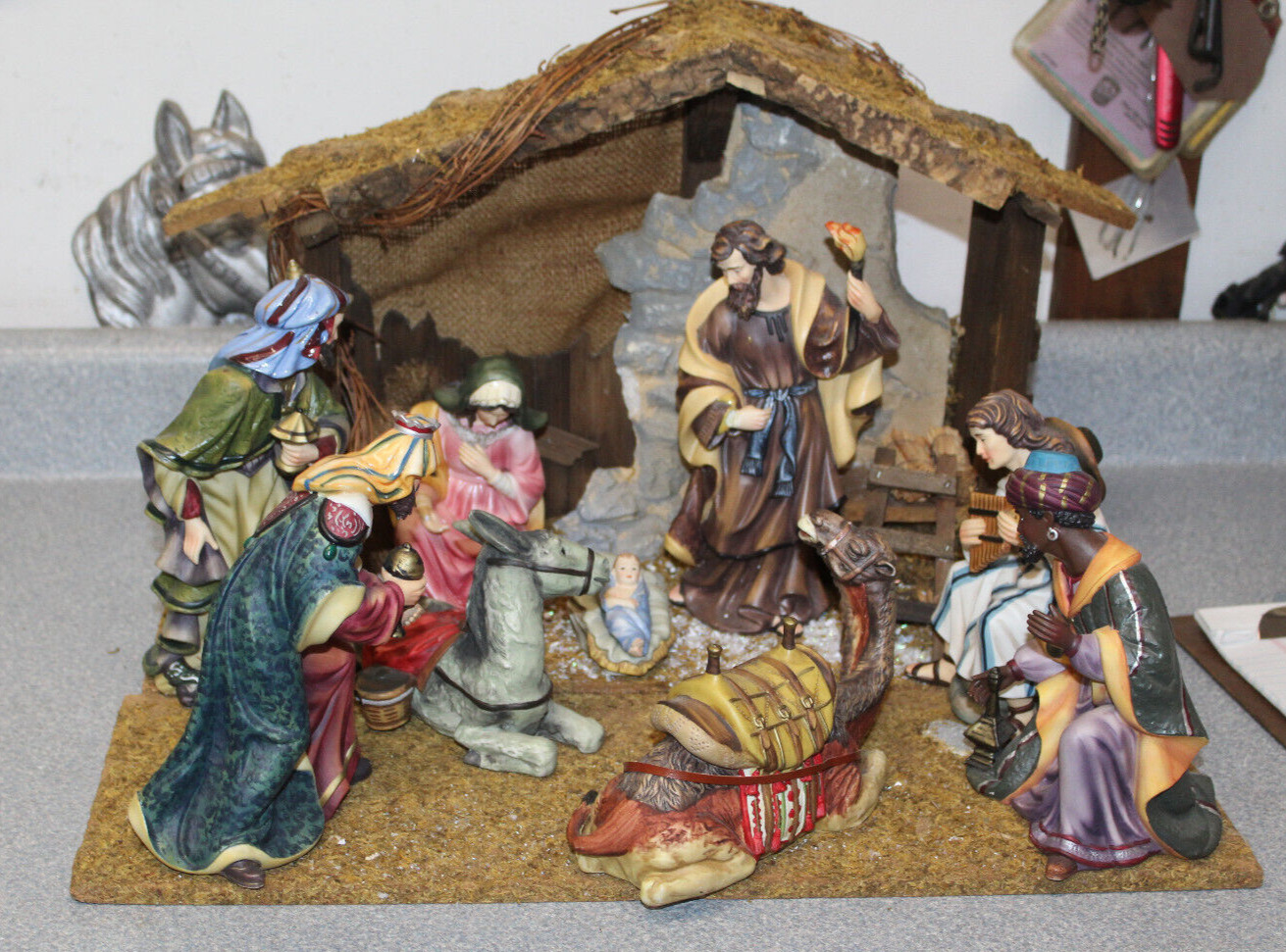 Vintage Christmas O'Well Grandeur NATIVITY Creche Manger Set w 10 Figures Stable