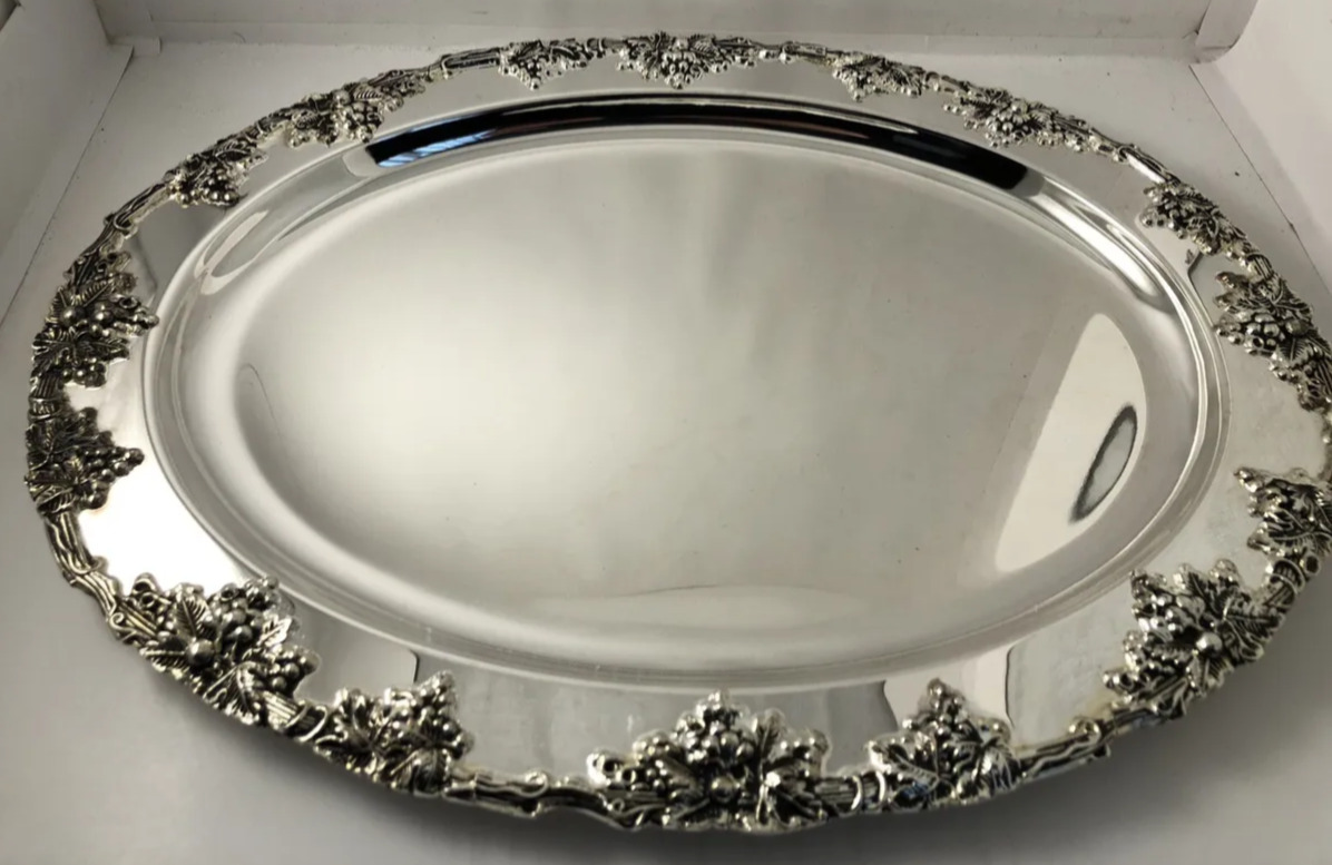 NIB Paul Revere Silversmiths Plated Oval Serving Tray W/Applied Grapevine Border