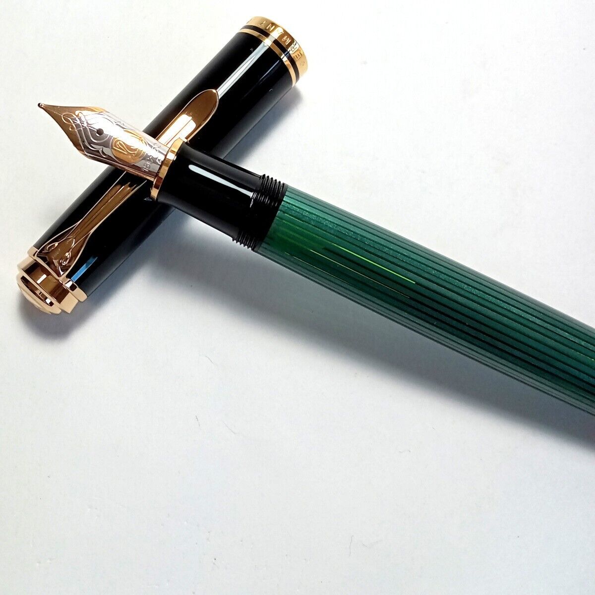 Pelikan Souveran Fountain pen M800 Green Stripe F nib NEW