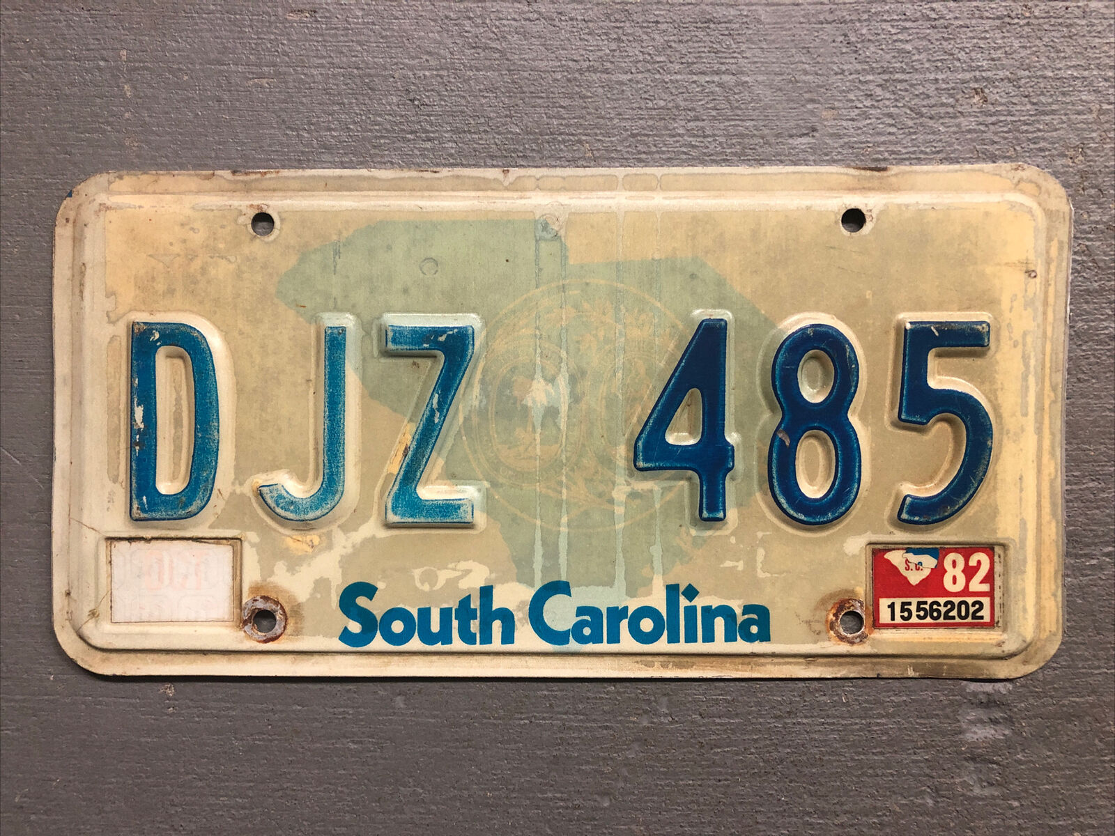 VINTAGE  SOUTH CAROLINA LICENSE PLATE BLUE/WHITE STATE SEAL DJZ-485 1982 😎