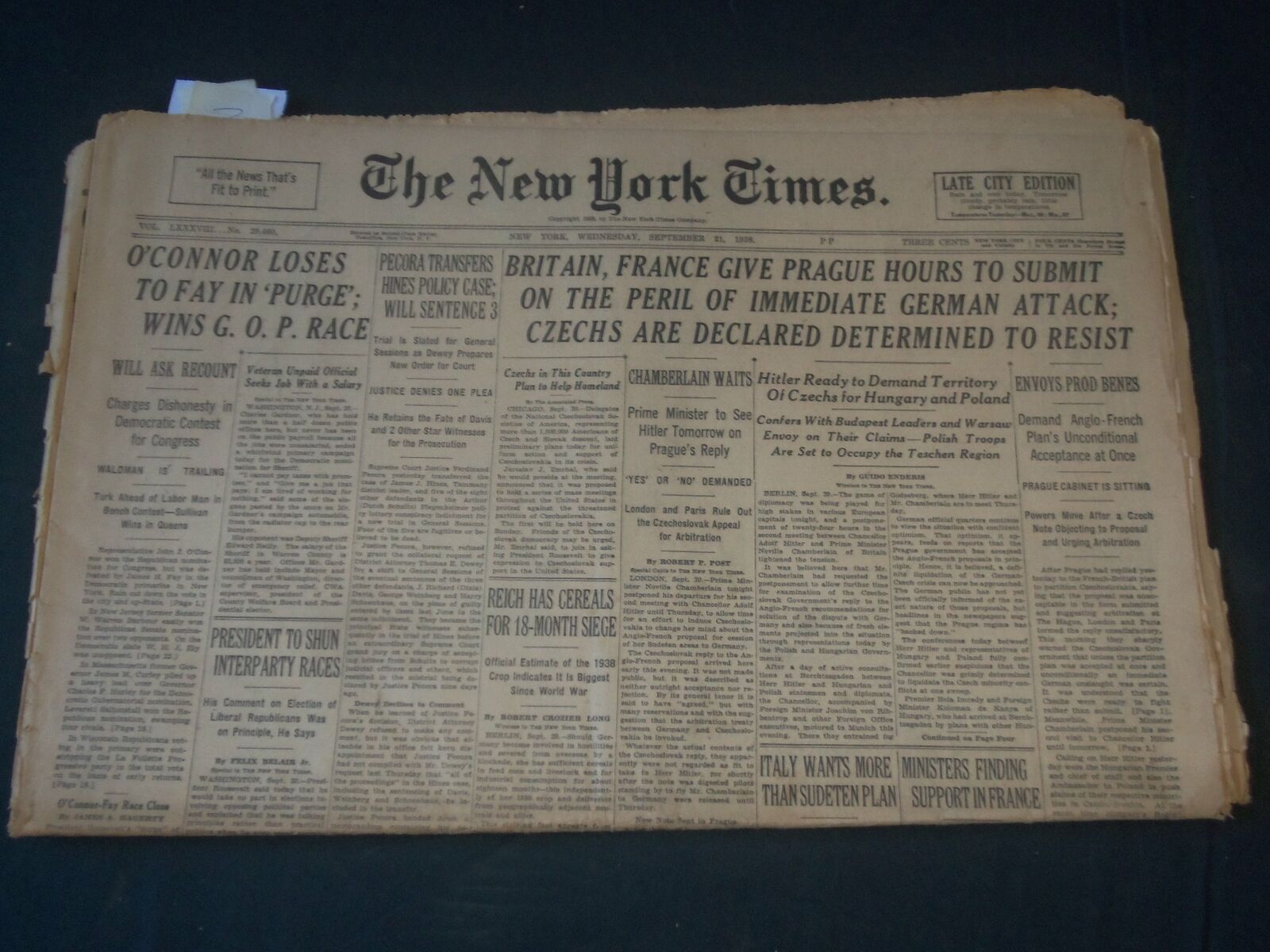 1938 SEPT 21 NEW YORK TIMES -BRITAIN FRANCE GIVE PRAGUE HOURS TO SUBMIT- NP 3605