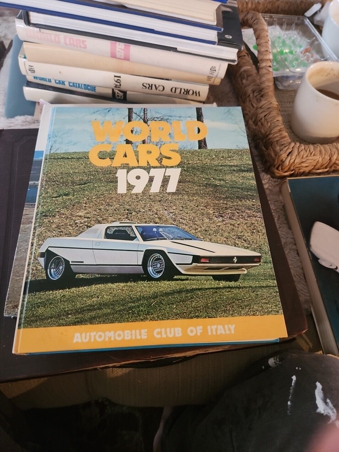 WORLD CARS 1977 AUTOMOBILE CLUB ITALY BOOK X-LIBRARY   