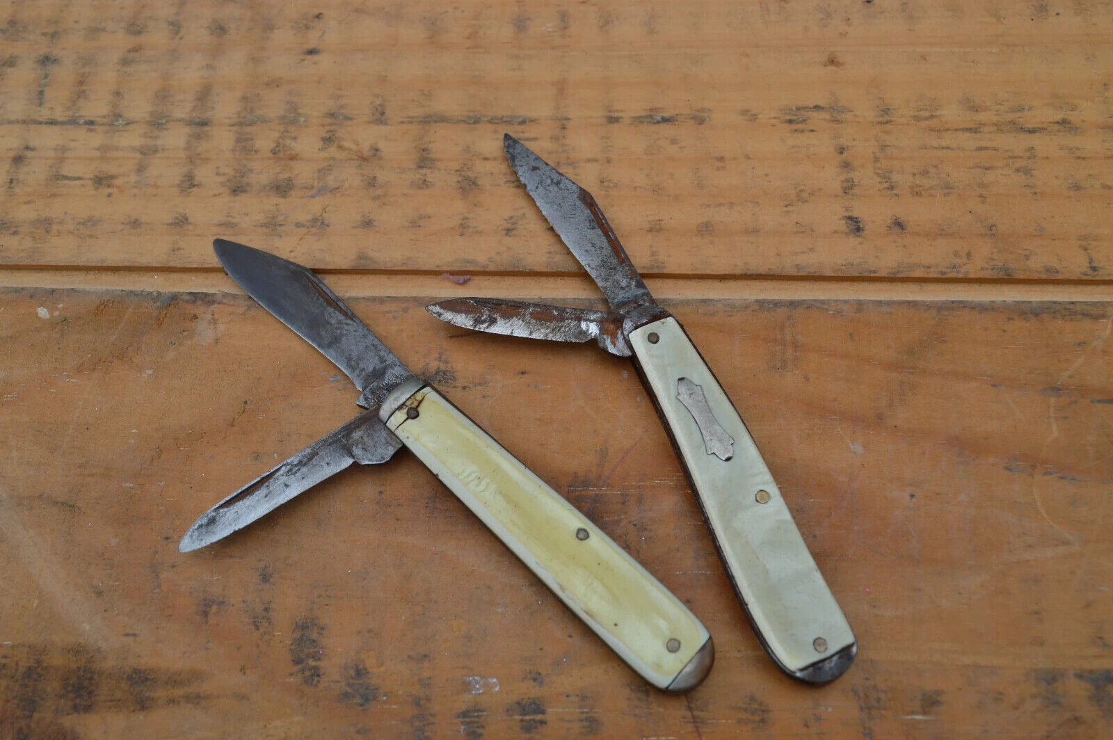 Lot Of 2 Vintage Mother Of The Pearl Small Double Blade Pocket Knives